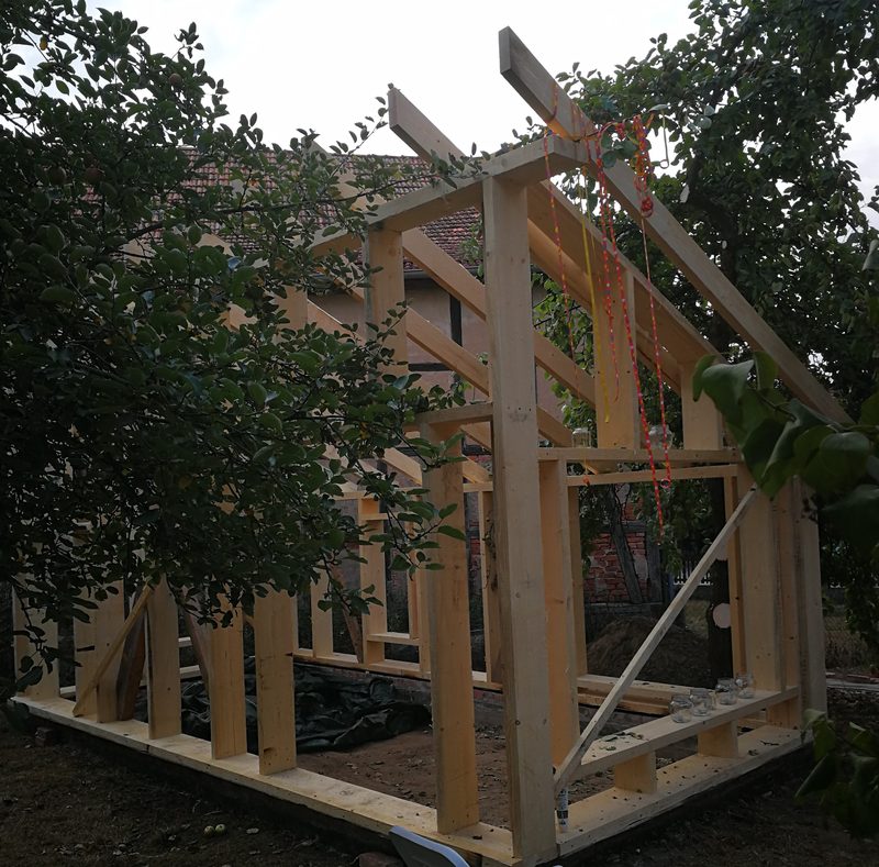 Holzrahmen für Strohballen